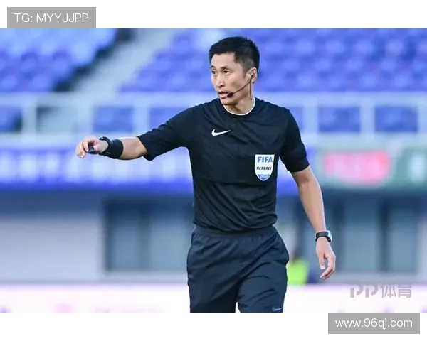 马宁初一执法强硬回击鼓掌事件